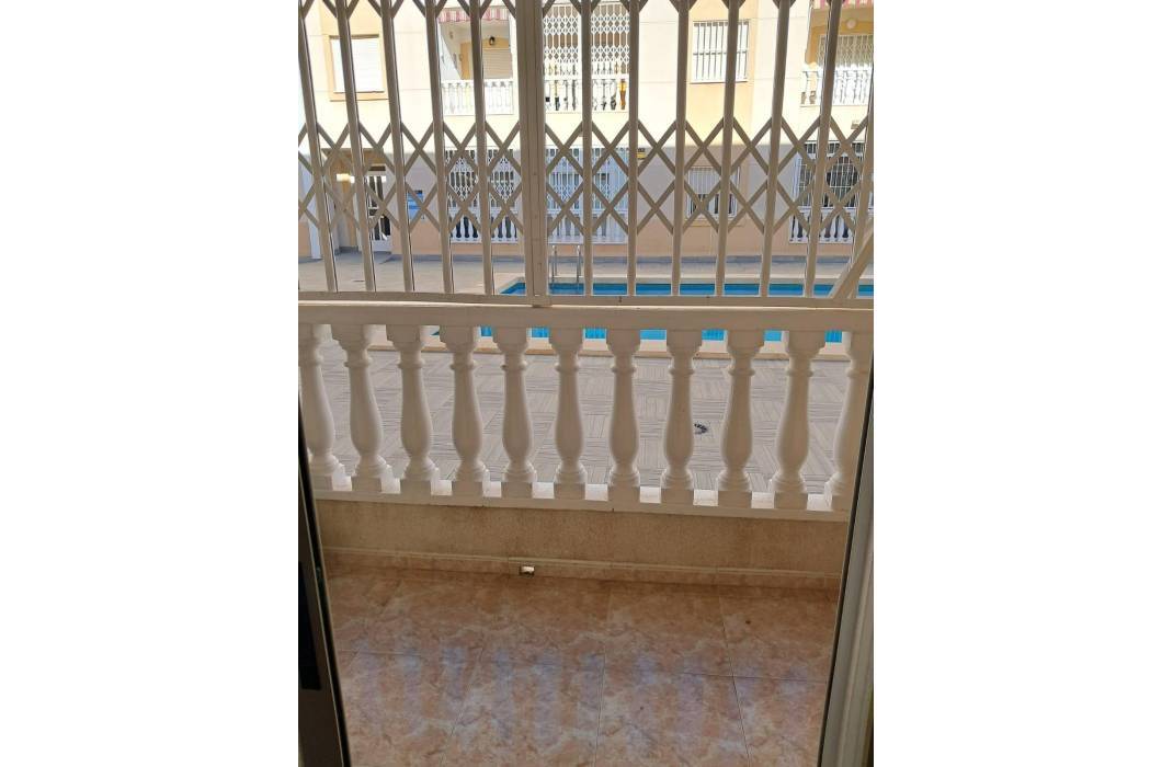 Resale - Apartment - Torrevieja - Playa de los locos