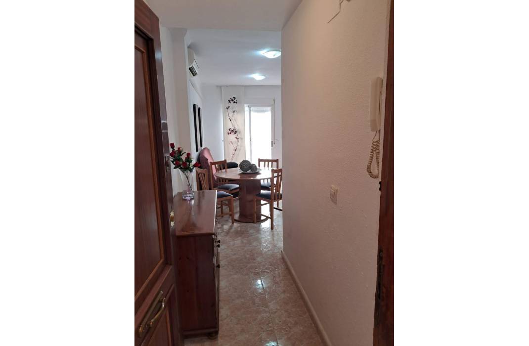 Resale - Apartment - Torrevieja - Playa de los locos