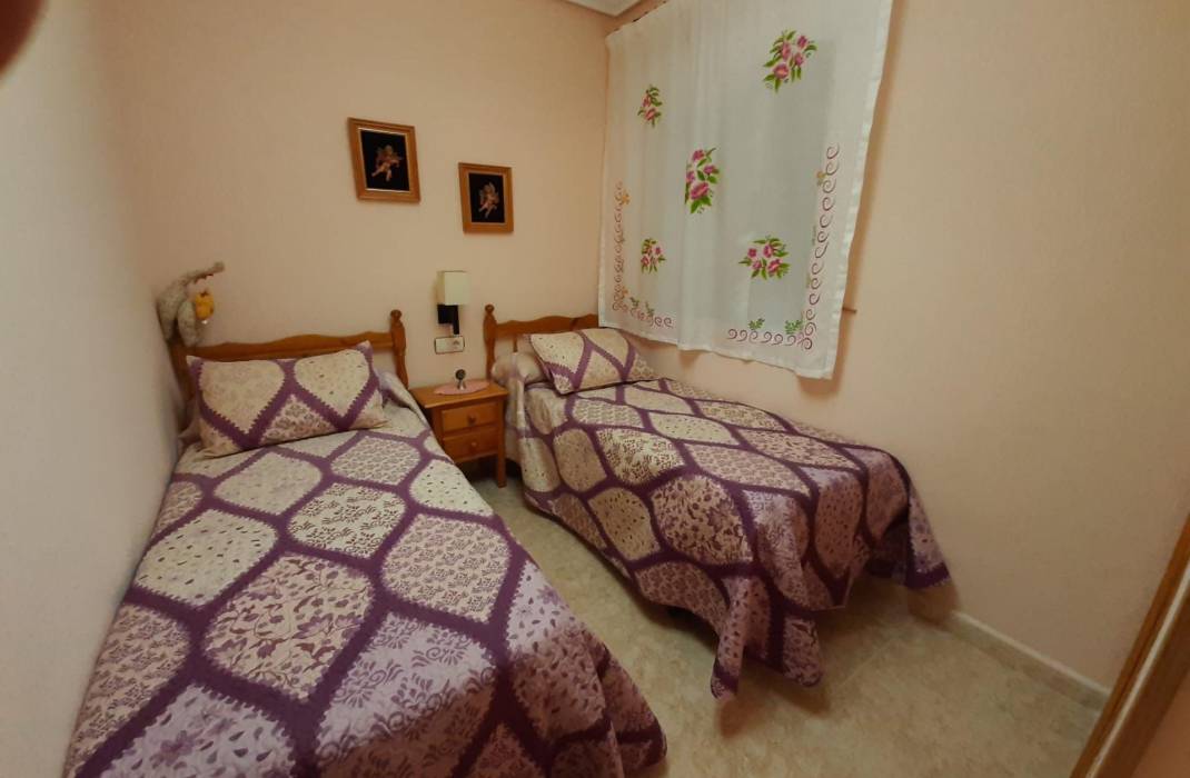 Resale - Apartment - Torrevieja - Playa de los locos