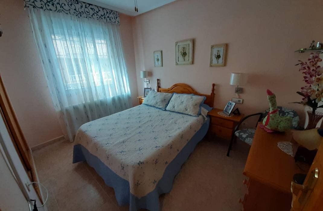 Resale - Apartment - Torrevieja - Playa de los locos