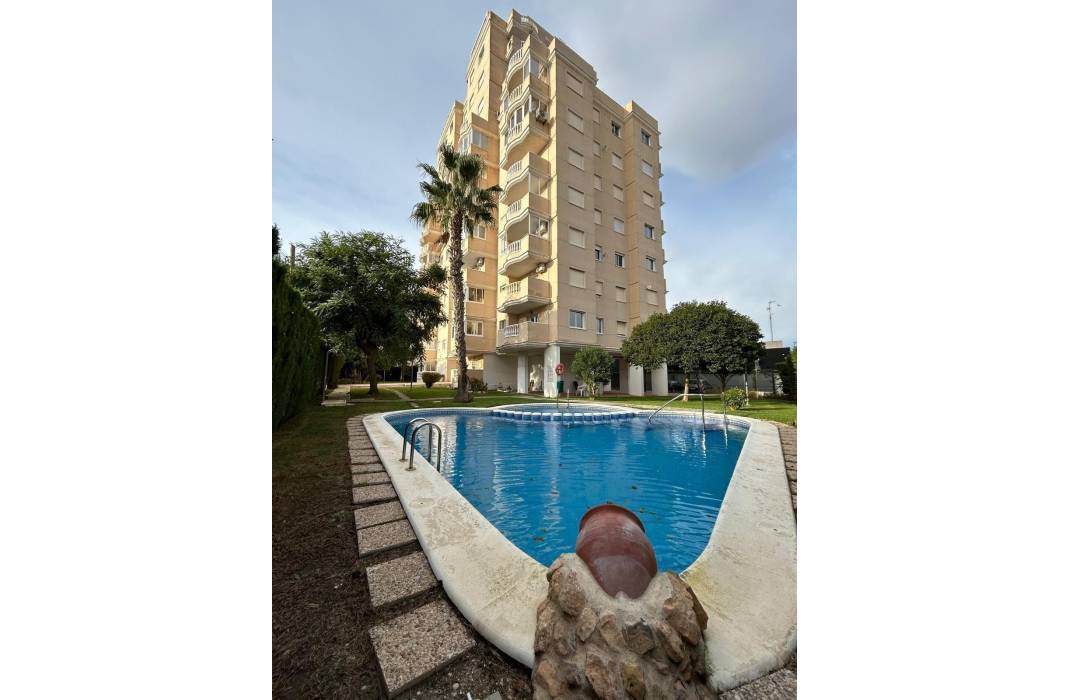 Resale - Apartment - Torrevieja - Playa de los locos