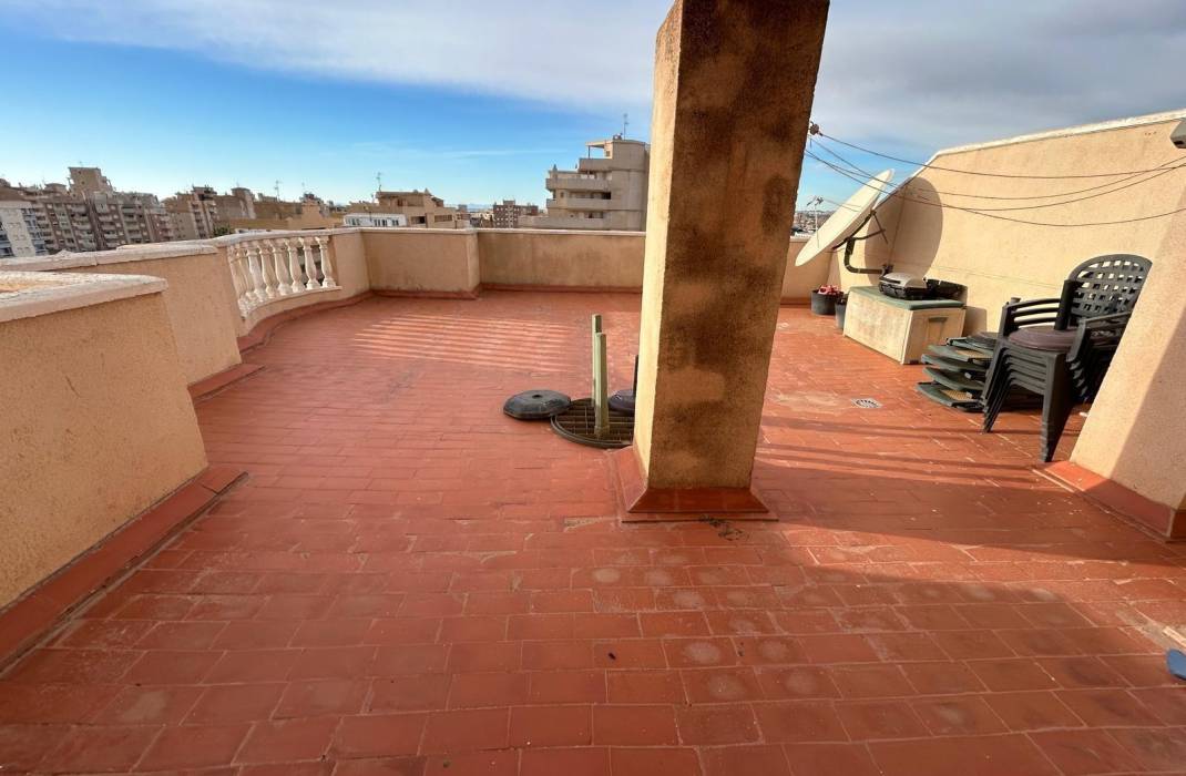 Resale - Apartment - Torrevieja - Playa de los locos