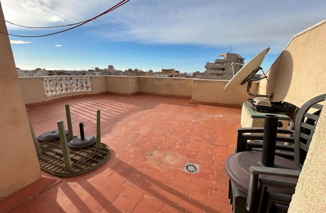 Resale - Apartment - Torrevieja - Playa de los locos