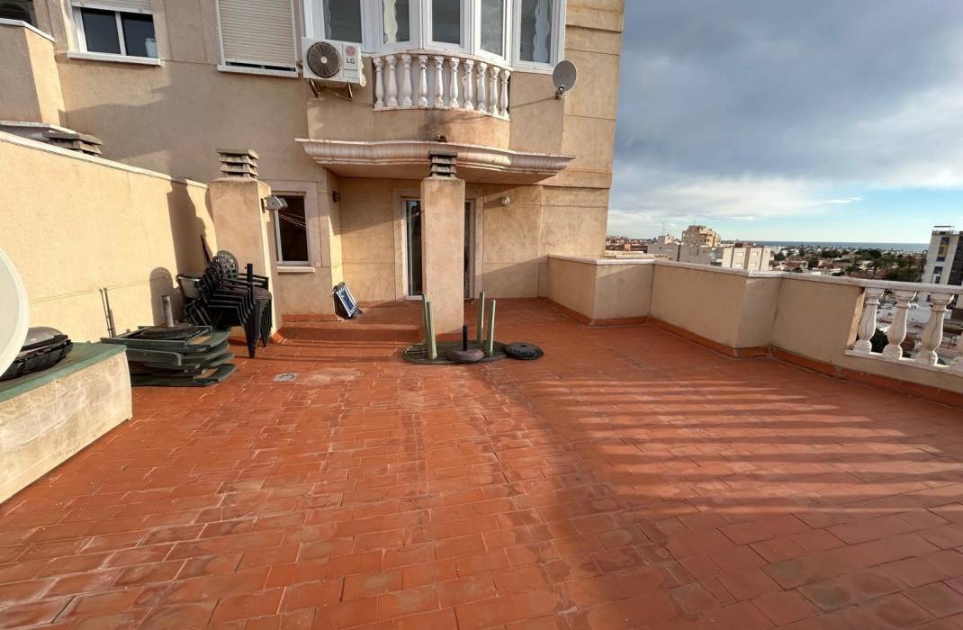 Resale - Apartment - Torrevieja - Playa de los locos