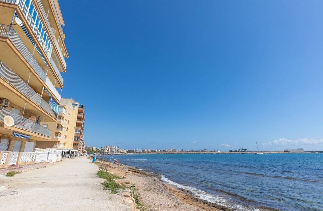 Resale - Apartment - Torrevieja - Playa de los Naufragos