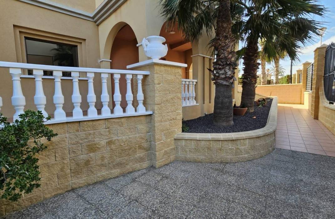 Resale - Apartment - Torrevieja - Playa del cura