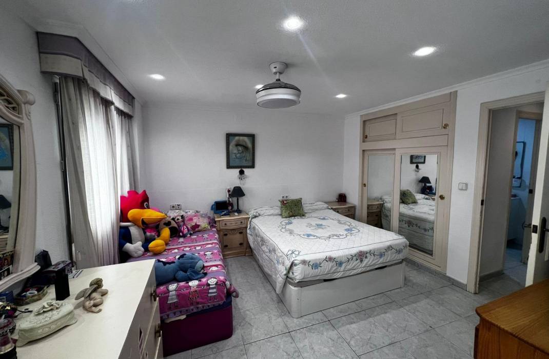 Resale - Apartment - Torrevieja - Playa del cura