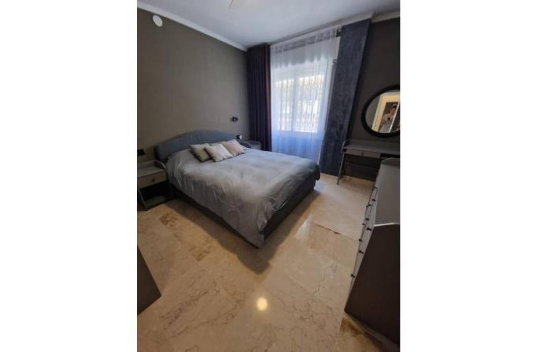 Resale - Apartment - Torrevieja - Playa del cura