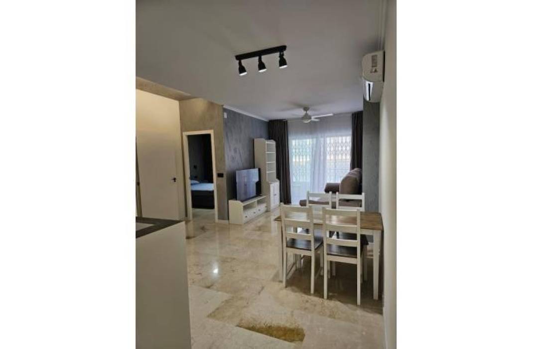 Resale - Apartment - Torrevieja - Playa del cura