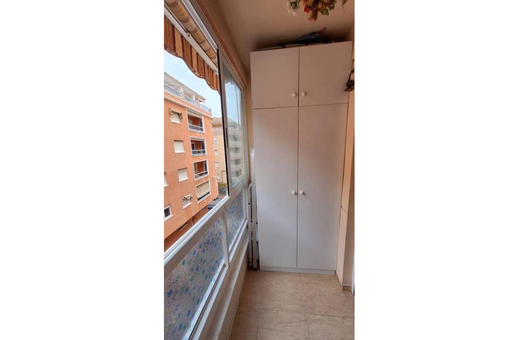 Resale - Apartment - Torrevieja - Playa del cura