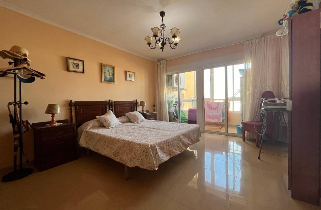 Resale - Apartment - Torrevieja - Playa del cura