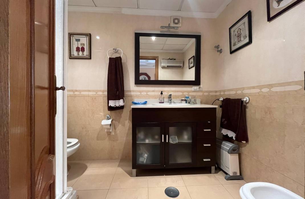 Resale - Apartment - Torrevieja - Playa del cura