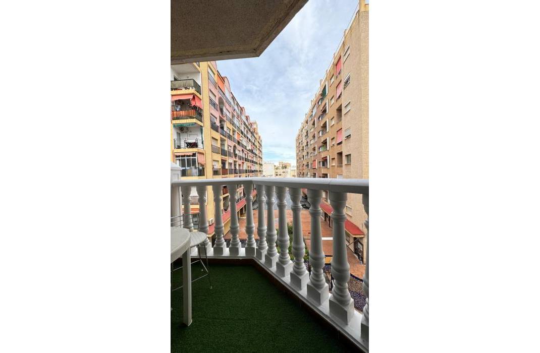 Resale - Apartment - Torrevieja - Playa del cura