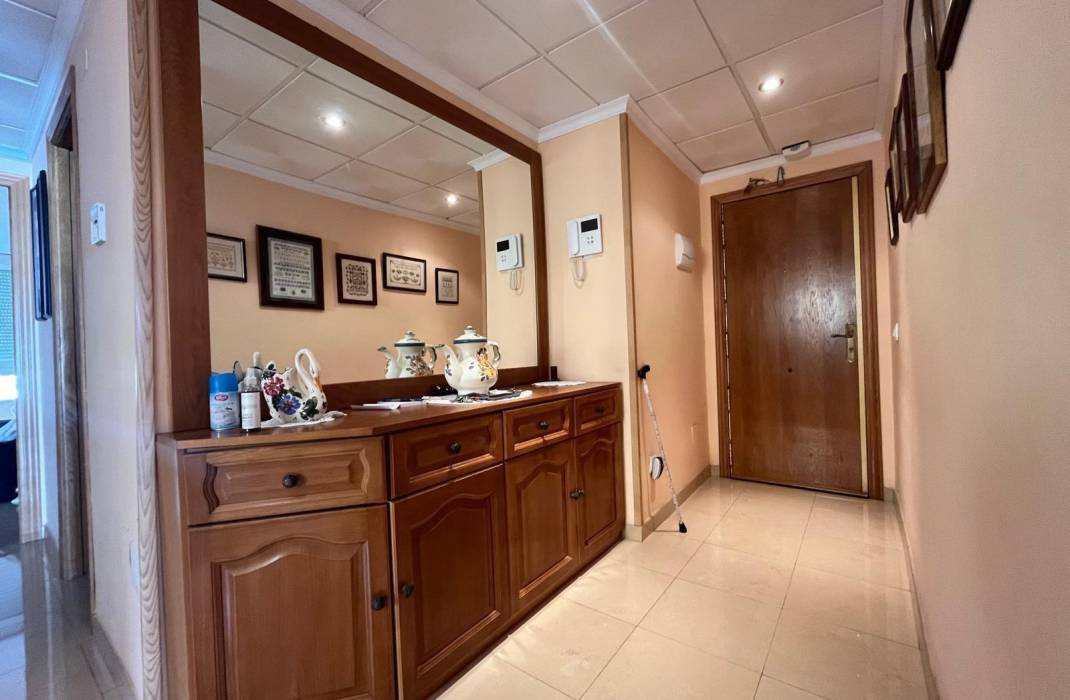 Resale - Apartment - Torrevieja - Playa del cura