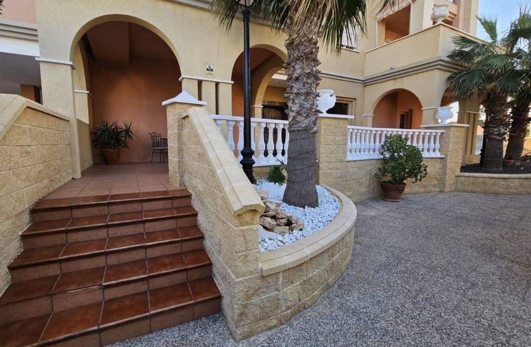 Resale - Apartment - Torrevieja - Playa del cura