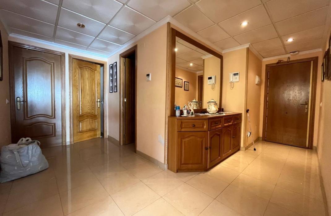 Resale - Apartment - Torrevieja - Playa del cura