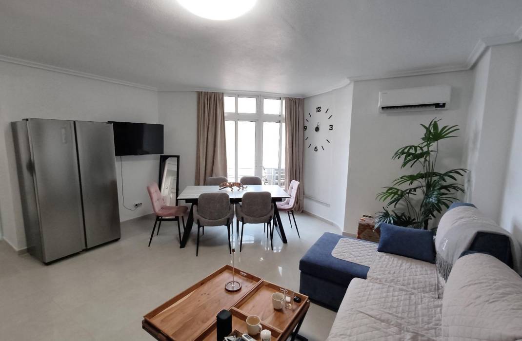 Resale - Apartment - Torrevieja - Playa del cura