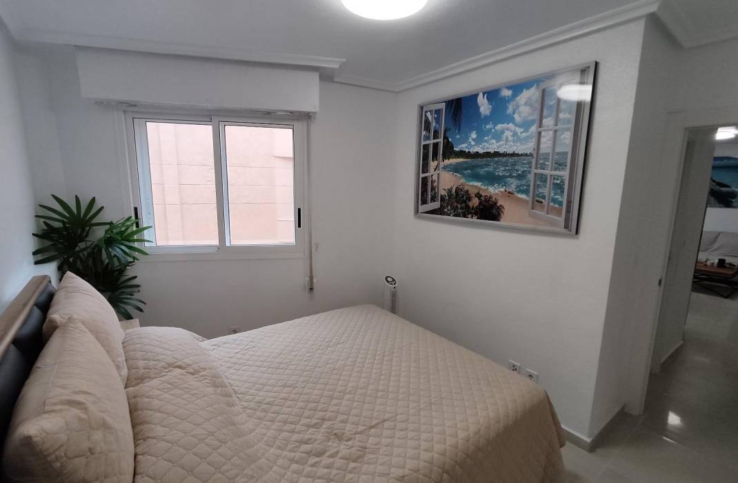 Resale - Apartment - Torrevieja - Playa del cura