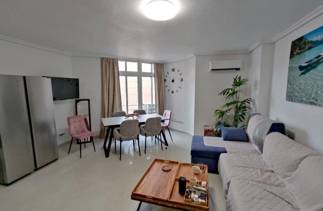 Resale - Apartment - Torrevieja - Playa del cura