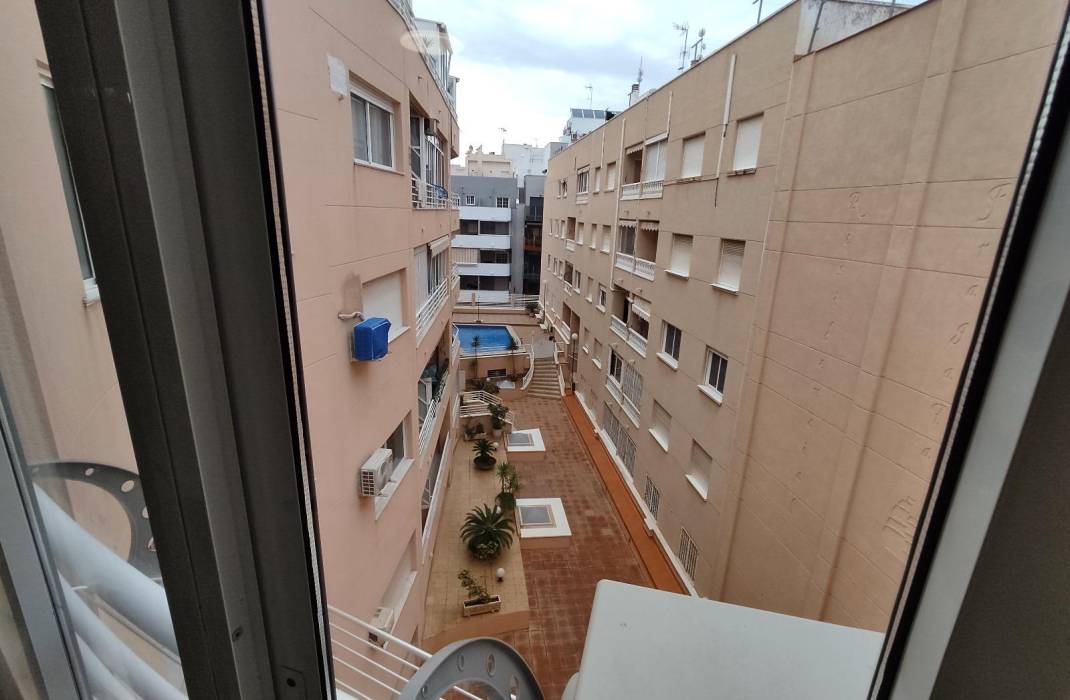 Resale - Apartment - Torrevieja - Playa del cura