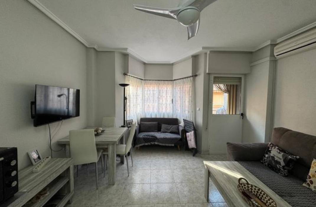 Resale - Apartment - Torrevieja - Playa del cura