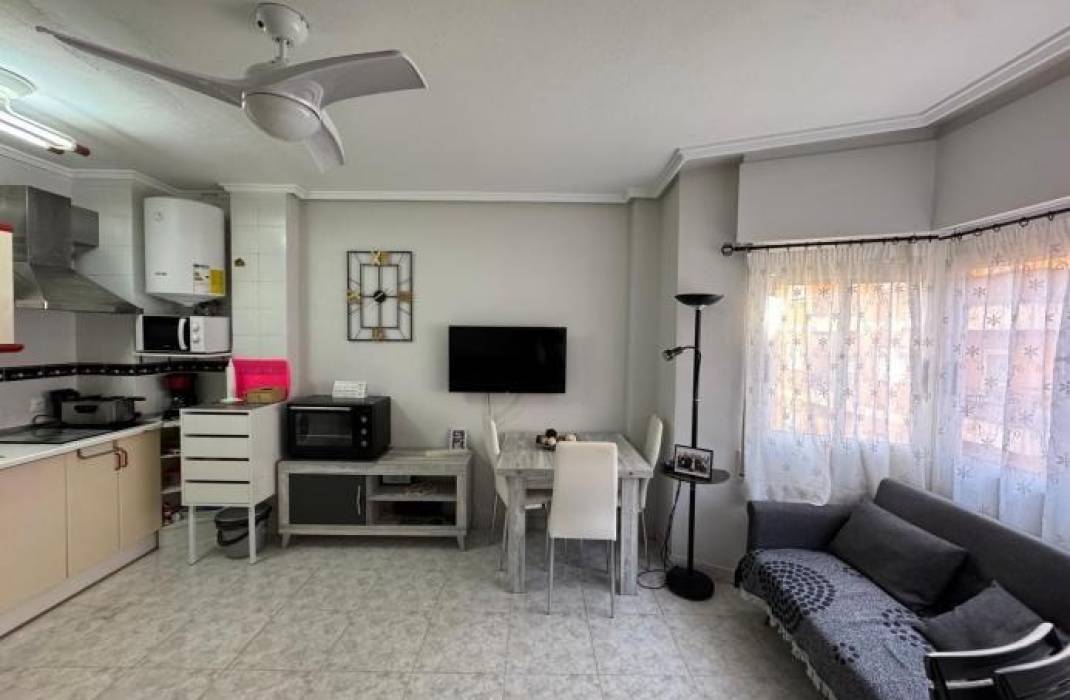 Resale - Apartment - Torrevieja - Playa del cura