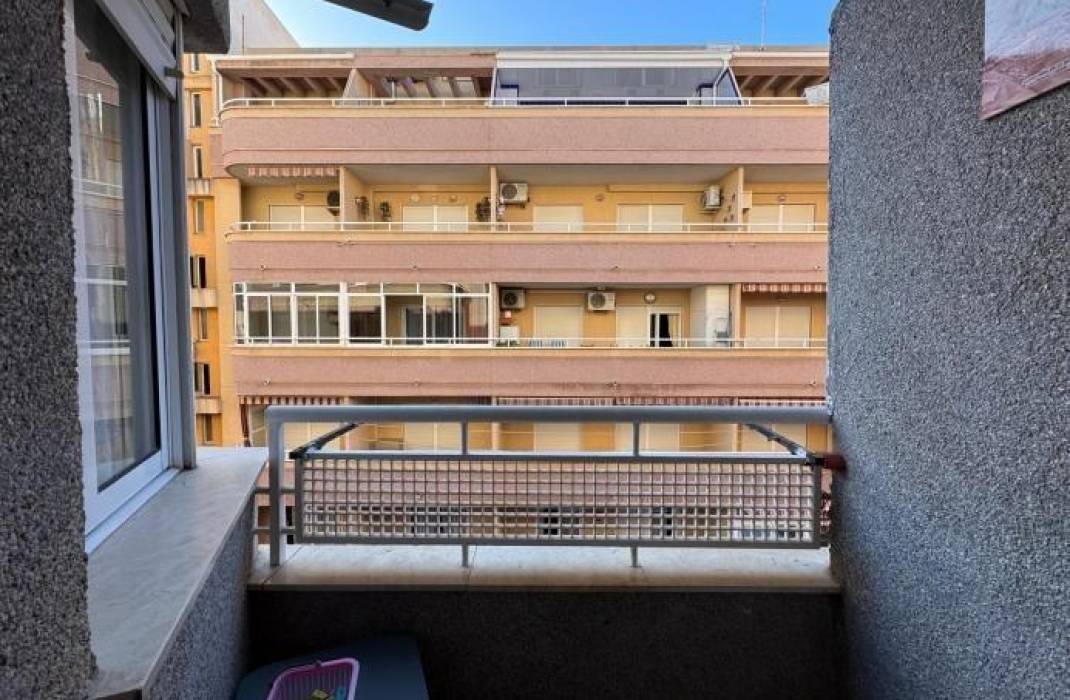 Resale - Apartment - Torrevieja - Playa del cura