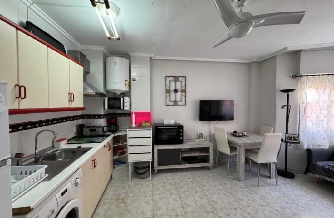 Resale - Apartment - Torrevieja - Playa del cura