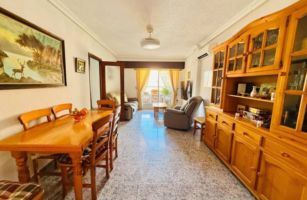 Resale - Apartment - Torrevieja - Playa del cura