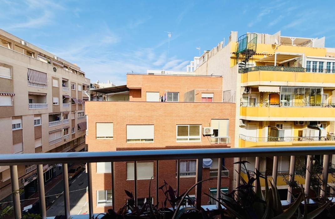 Resale - Apartment - Torrevieja - Playa del cura