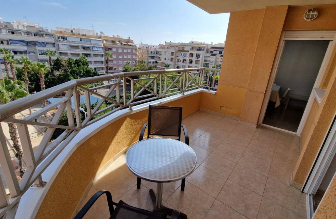 Resale - Apartment - Torrevieja - Playa del cura