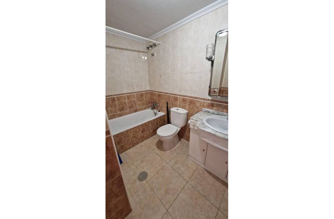 Resale - Apartment - Torrevieja - Playa del cura