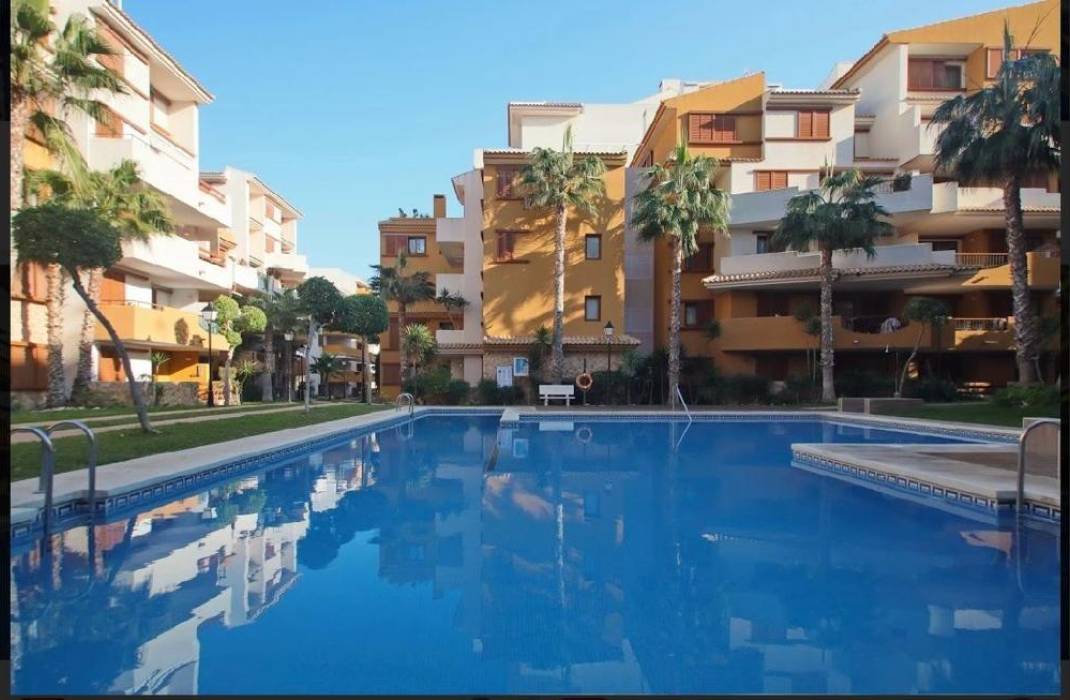 Resale - Apartment - Torrevieja - Punta prima