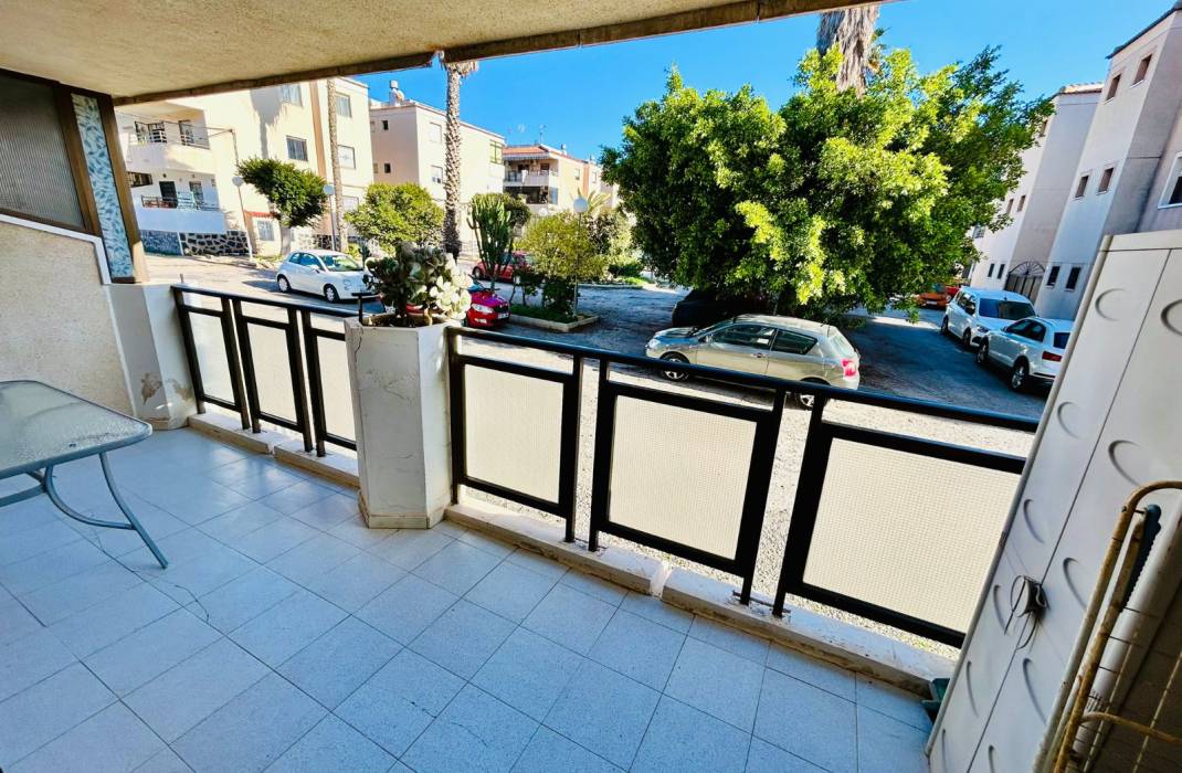 Resale - Apartment - Torrevieja - San Luis