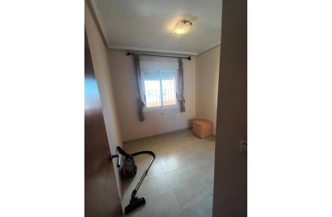 Resale - Apartment - Torrevieja - Sector 25