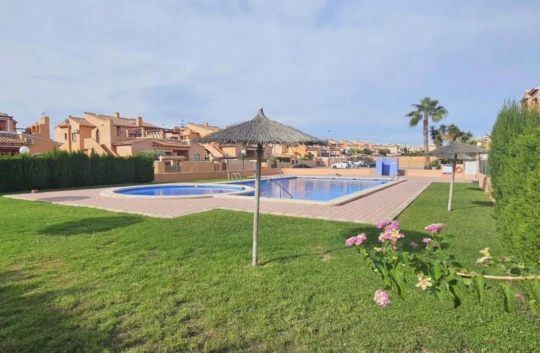 Resale - Apartment - Torrevieja - Torrejón