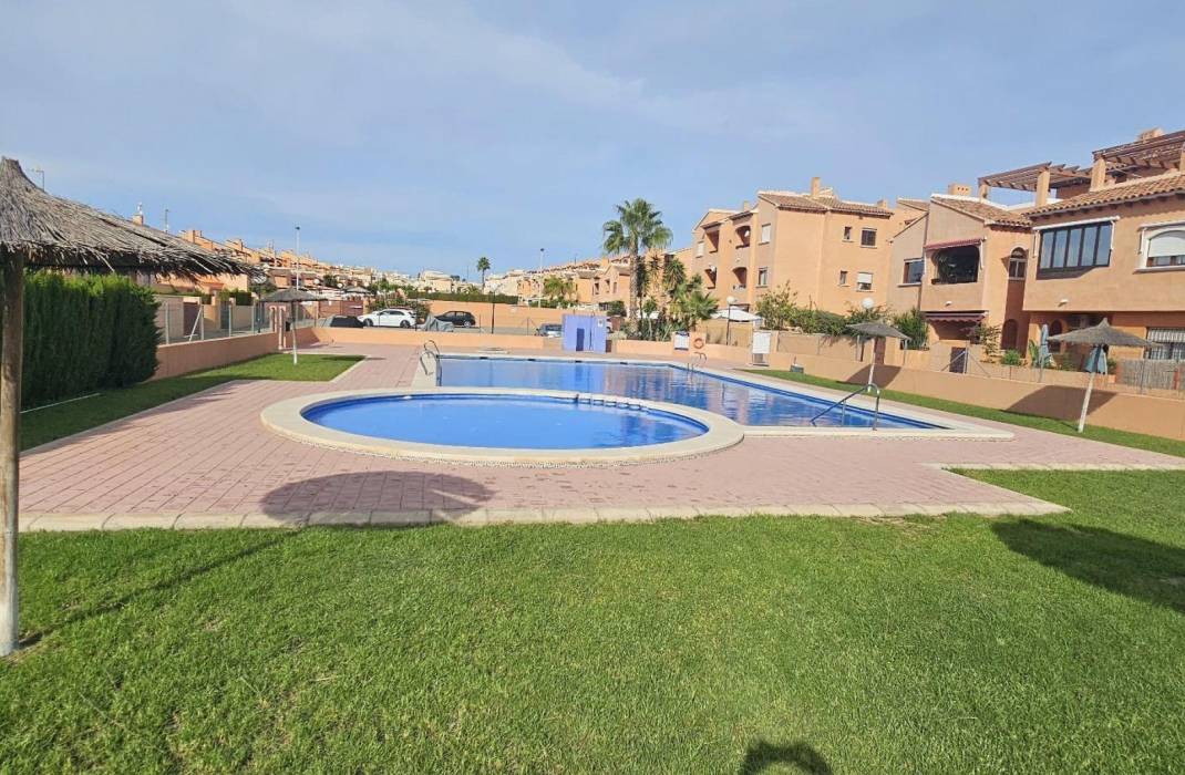 Resale - Apartment - Torrevieja - Torrejón