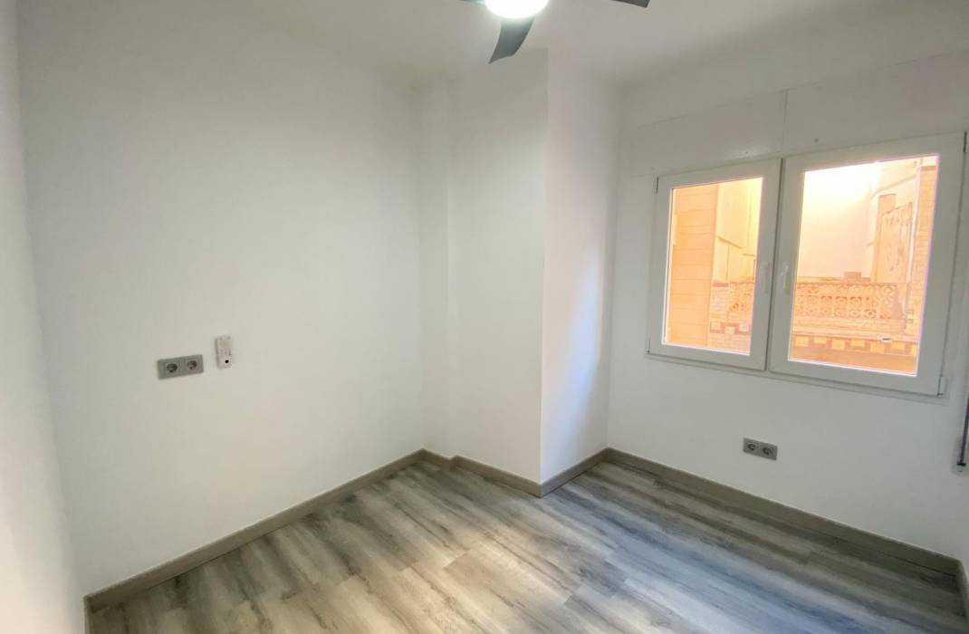 Resale - Apartment - Torrevieja - torrevieja