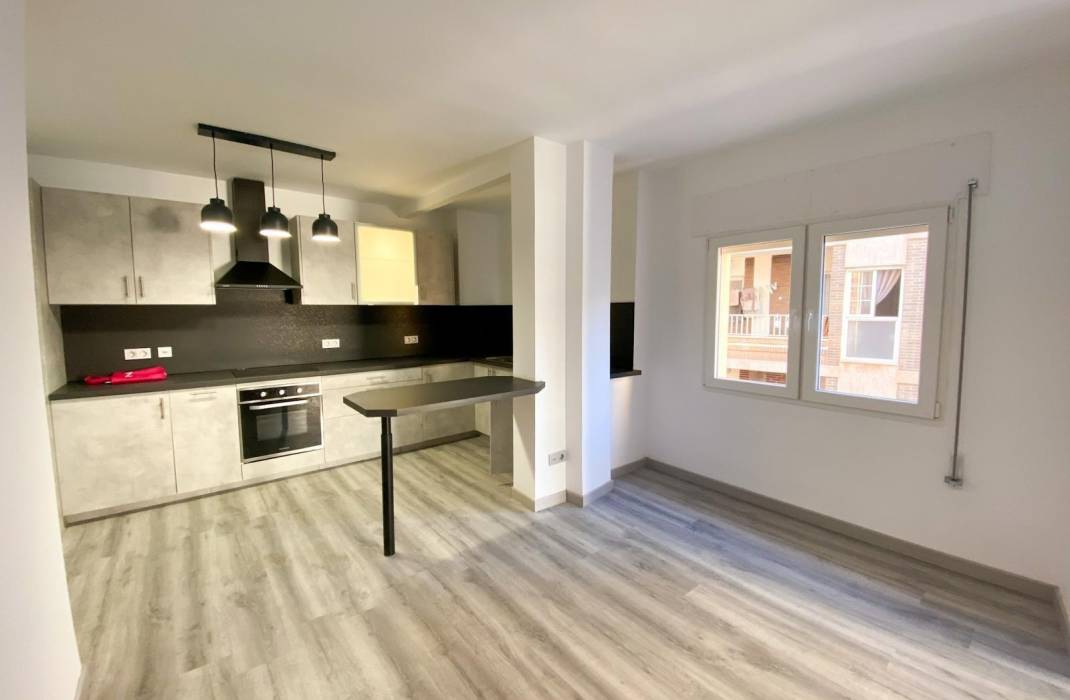 Resale - Apartment - Torrevieja - torrevieja