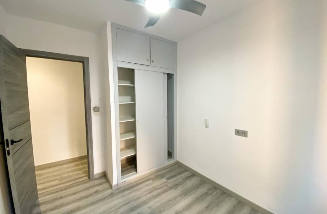 Resale - Apartment - Torrevieja - torrevieja