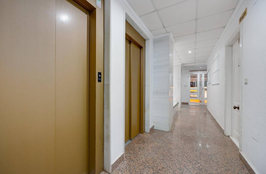 Resale - Apartment - Torrevieja - torrevieja