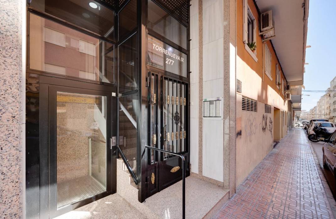Resale - Apartment - Torrevieja - torrevieja