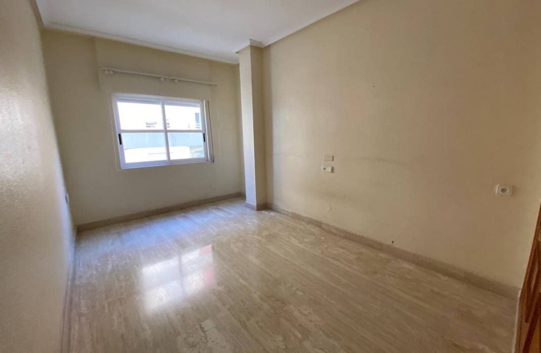 Resale - Apartment - Torrevieja - torrevieja