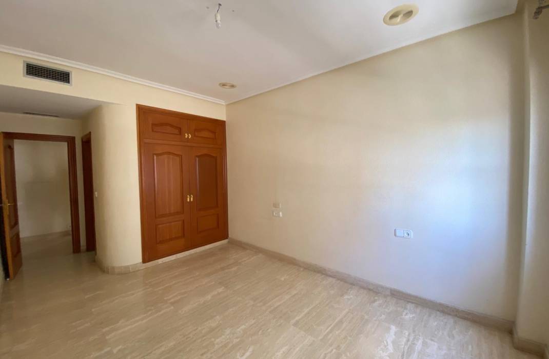 Resale - Apartment - Torrevieja - torrevieja