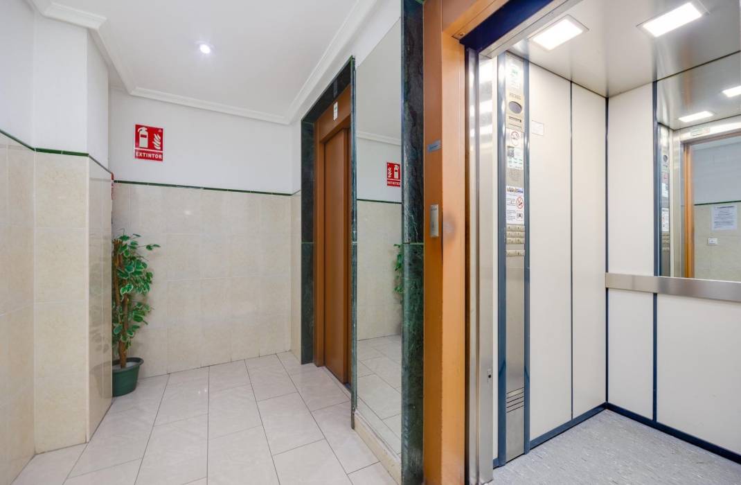 Resale - Apartment - Torrevieja - torrevieja