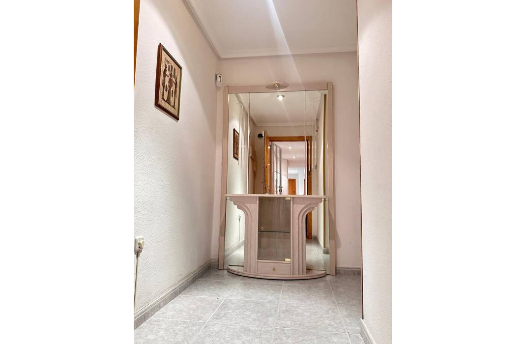 Resale - Apartment - Torrevieja - torrevieja