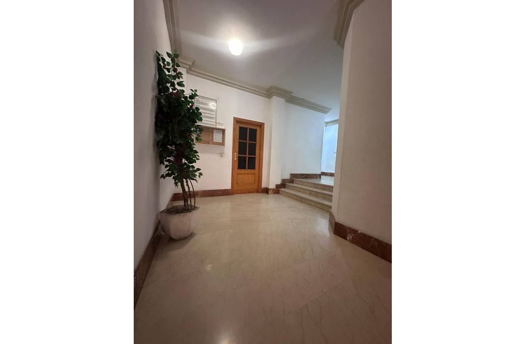 Resale - Apartment - Torrevieja - torrevieja