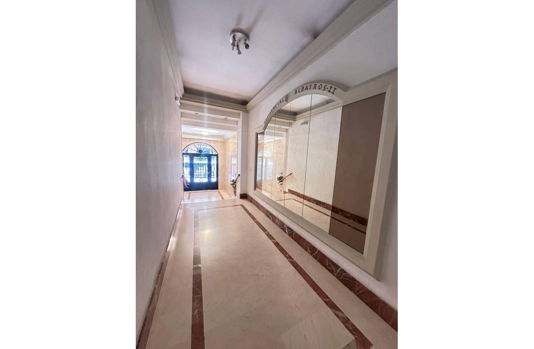 Resale - Apartment - Torrevieja - torrevieja