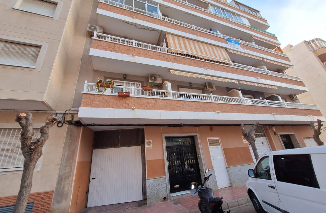 Resale - Apartment - Torrevieja - torrevieja