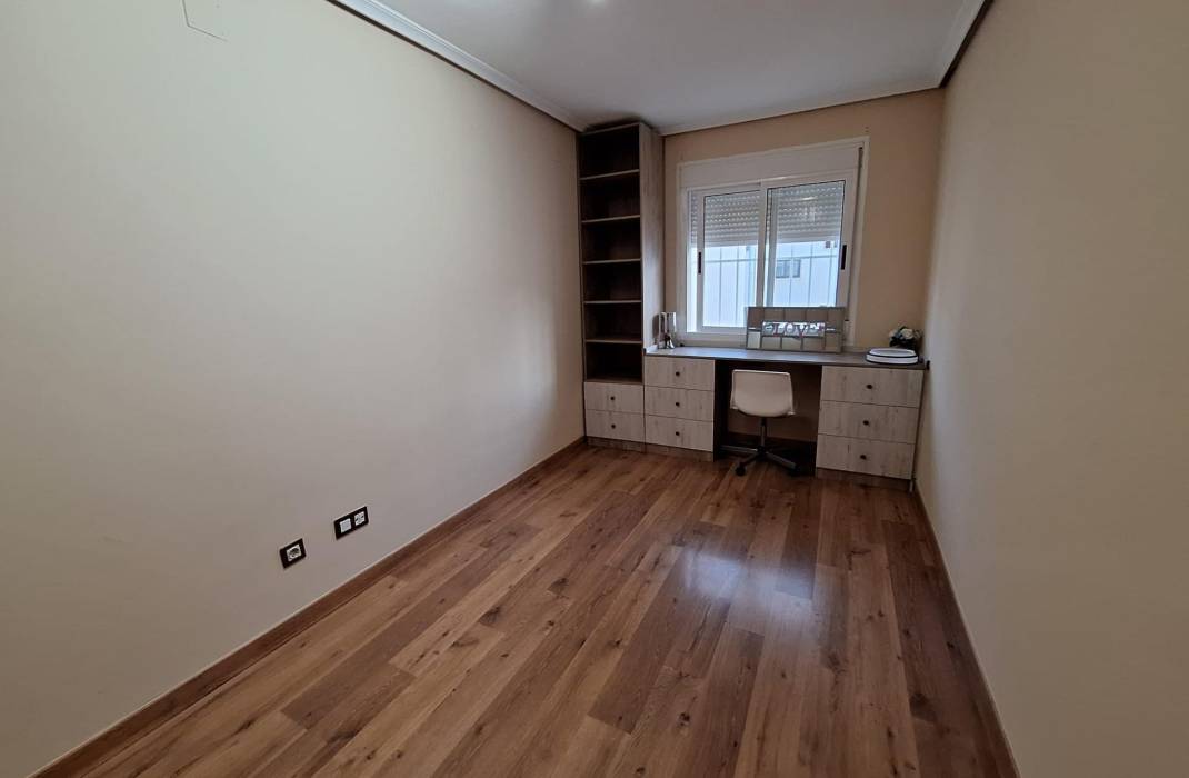 Resale - Apartment - Torrevieja - torrevieja